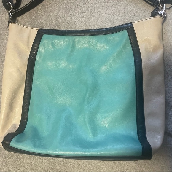 𝅺s-q vegan convertible crossbody shoulder bag in excellent condition - Picture 3 of 9